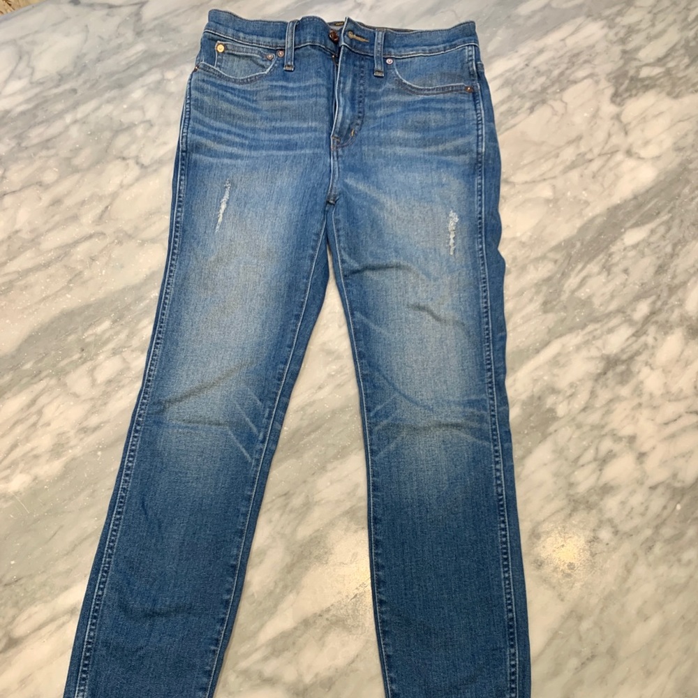 Point Sur slightly distressed high waist jeans